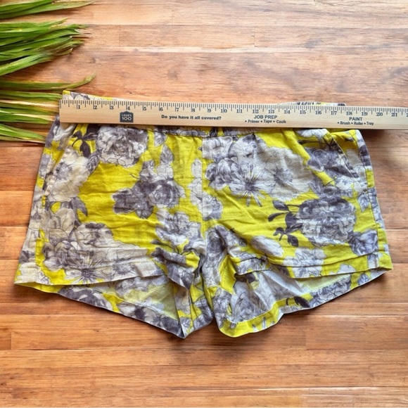 KUT from the Kloth Floral Pull-On Shorts – Size 14 – 100% Linen – Yellow & Gray - Picture 5 of 13